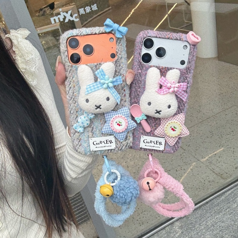 Cute Cartoon Wrist Strap Silicone Case - ﻿ Şık ve Sevimli Karikatür Peluş